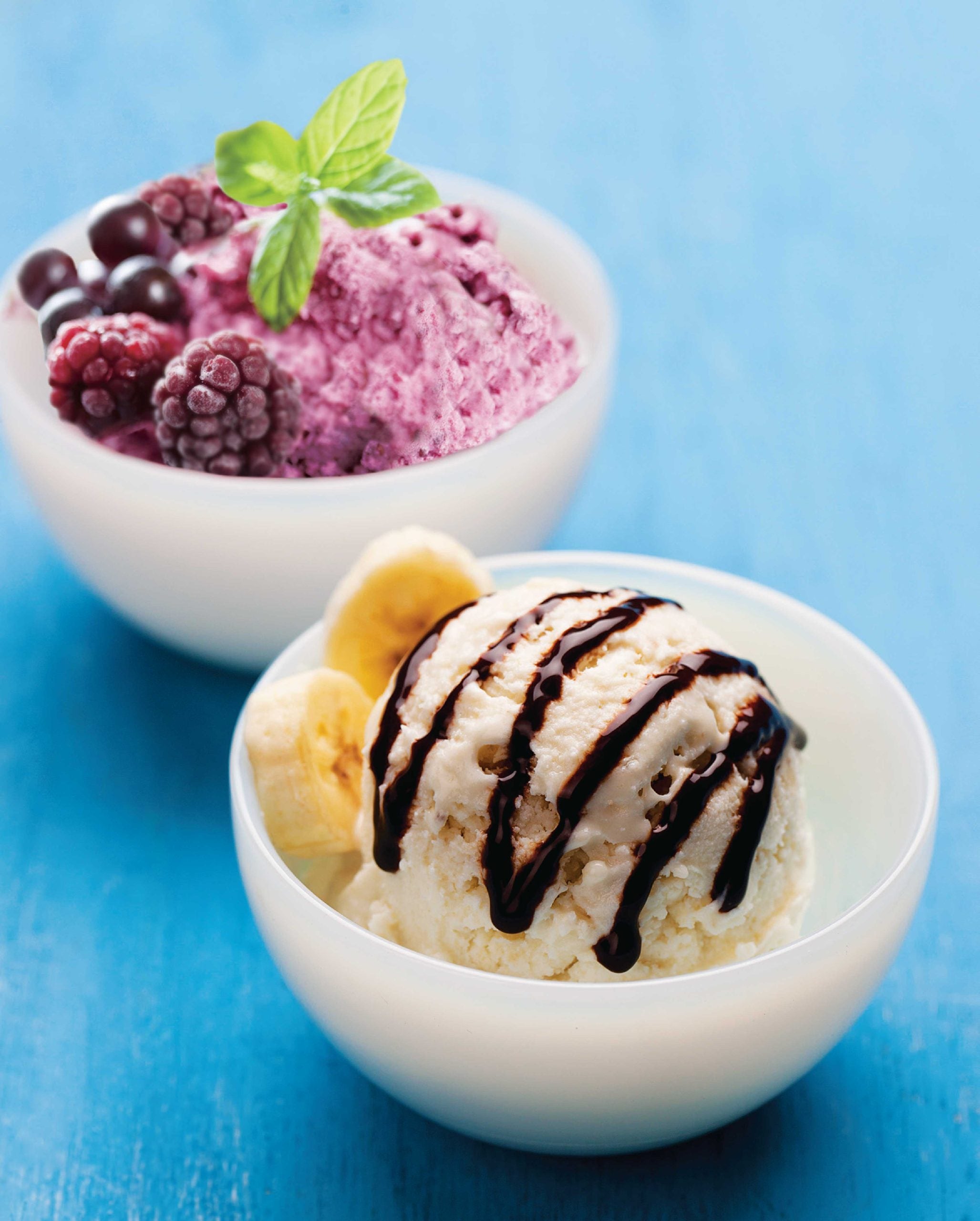 Banana-Yogurt-Gelato,-Cranberry-Sorbet