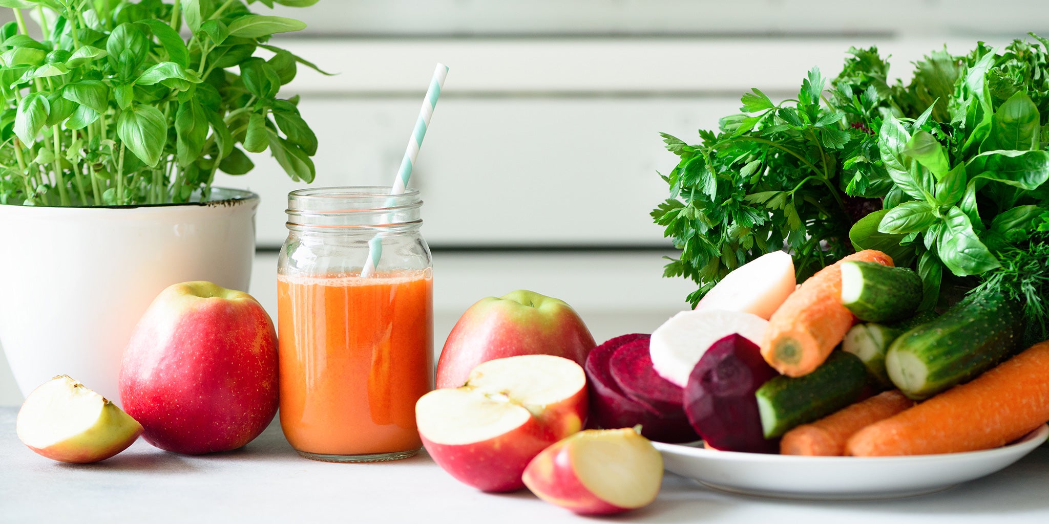 Kuvings healthy juicing lifestyle with fresh fruits, vegetables and homemade juice